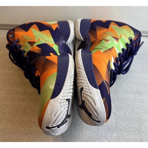 Athletic_Shoes